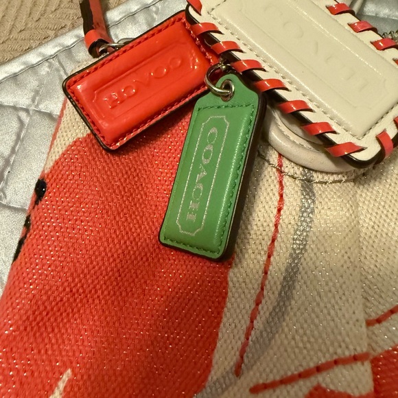 Stella & Dot Coral and Cream Floral Canvas Tote - Picture 5 of 11